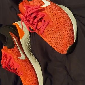 Nike odyssey react size 10